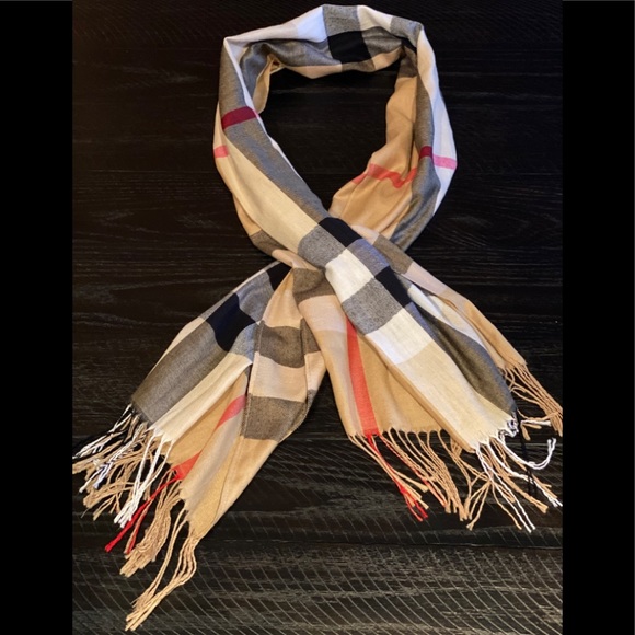 Stylish scarf - Picture 1 of 5